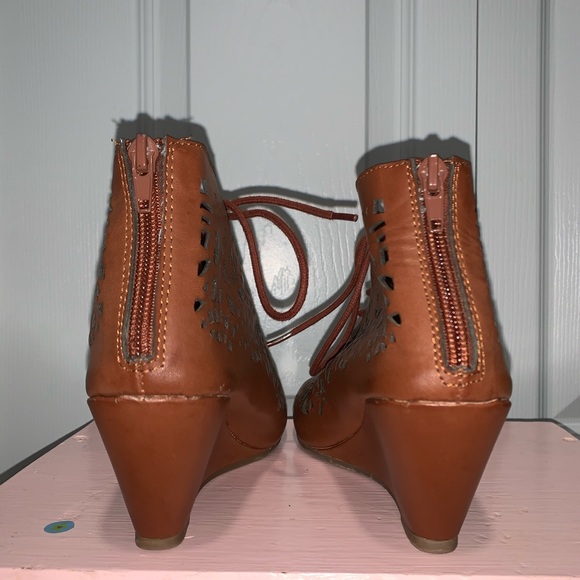 Lace Up Cut Out Wedges - Picture 3 of 4